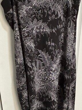 Monochrome Floral Skirt